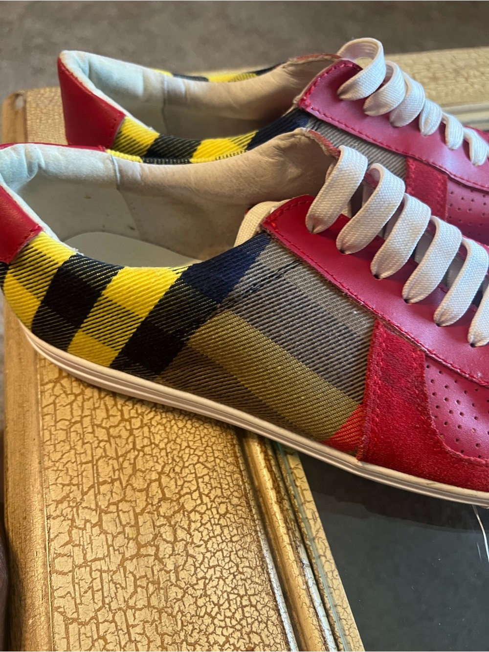 Burberry Men's Casual Plaid Low-Top Sneakers in Red and Yellow 9.5/43